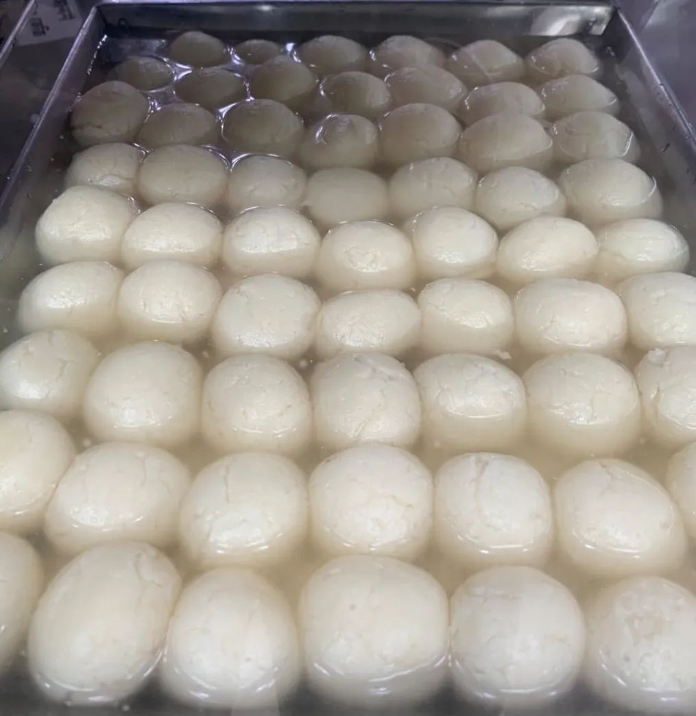 Spong Rosogolla